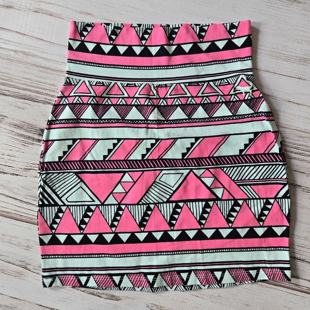 PINK Victoria's Secret Aztec Print Mini Skirt sz XS